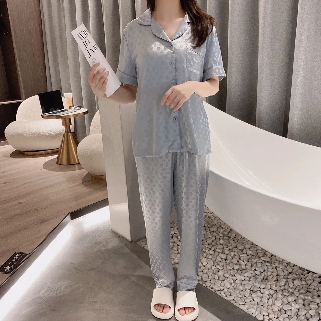 🅿️360 Croxin Home Clothes High-end Korean silk fabric is skin-friendly, soft and comfortable. Same style for men and women. Women's size: XS～M, men's size: M～XXXL
